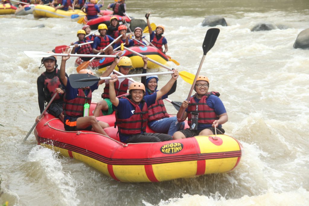 It-Gathering-Rafting-Bareng-It-Hotel-Semarang-min