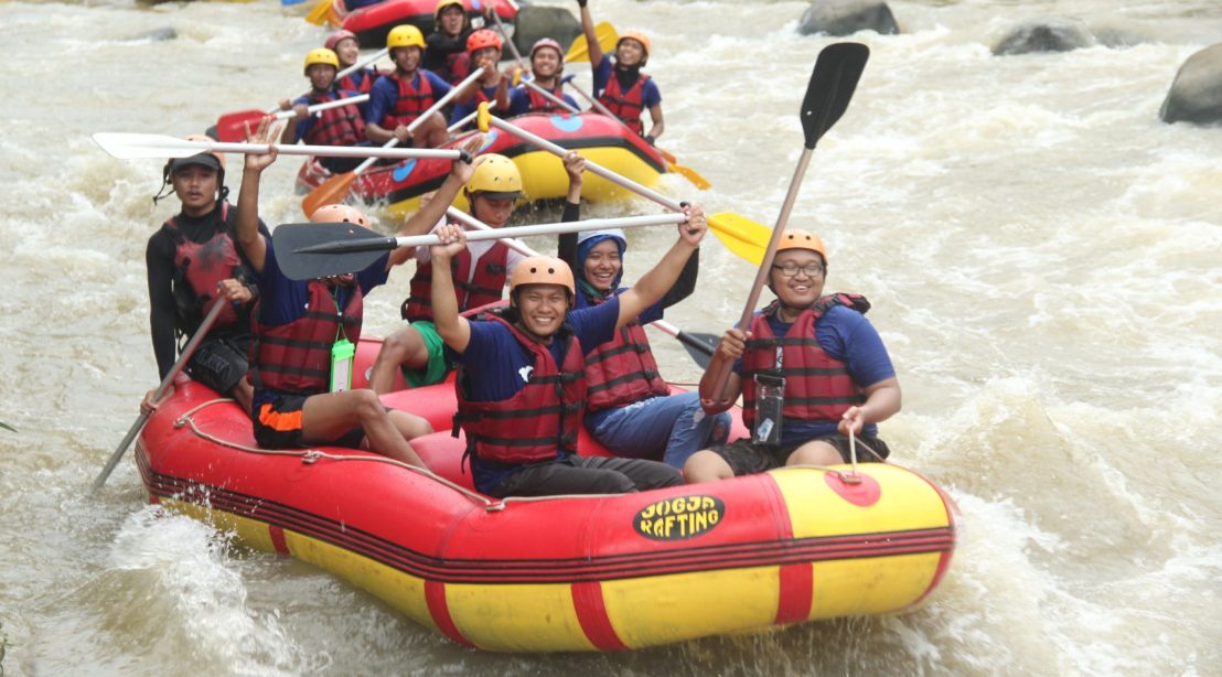 It-Gathering-Rafting-Bareng-It-Hotel-Semarang-min